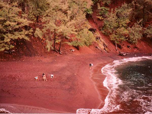 Picture 9 of 15 strange sandy beaches