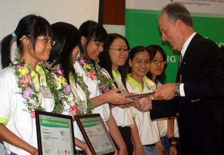 15 students became 'Bayer Environmental Ambassadors 2009' images 1