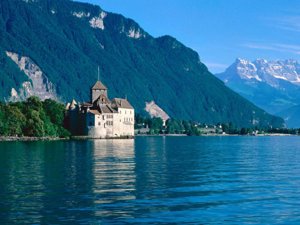 Picture 1 of 1500 years ago the tsunami happened in Switzerland