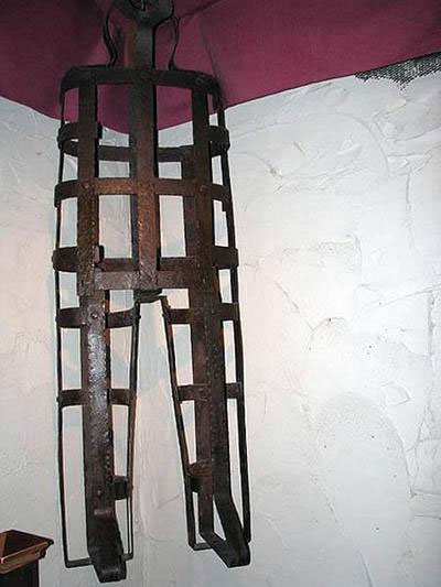 Picture 11 of 16 grisly torture methods of the Middle Ages