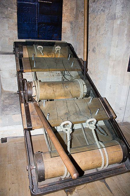 Picture 9 of 16 grisly torture methods of the Middle Ages