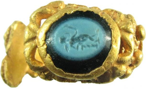 Picture 1 of 1,700-year-old gold rings engrave love figures