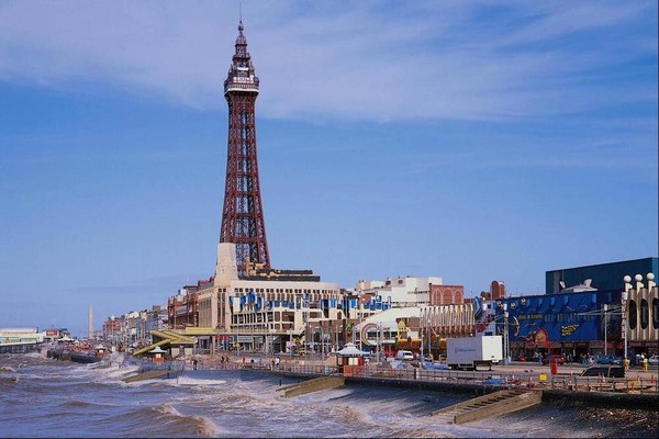 Picture 13 of 19 tourist destinations are not for the faint of heart