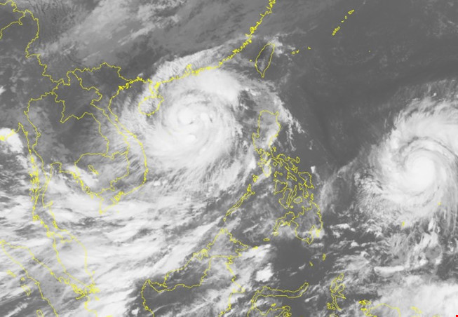 Picture 1 of 2 super typhoons followed each other into the South China Sea