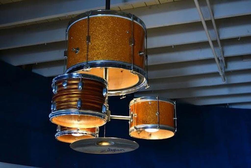 Picture 18 of 20 ideas to make chandeliers extremely useful from discarded items
