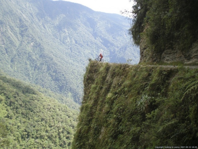 Picture 8 of 20 most dangerous but interesting travel experiences in the world