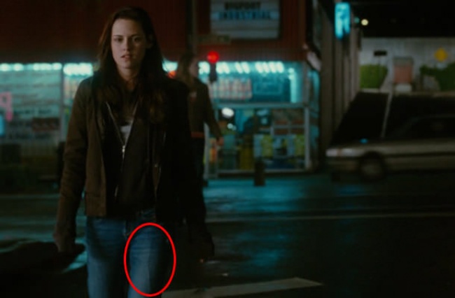 Picture 10 of 20 silly mistakes in movies that make fans 'fever out'