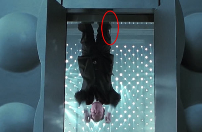 Picture 13 of 20 silly mistakes in movies that make fans 'fever out'
