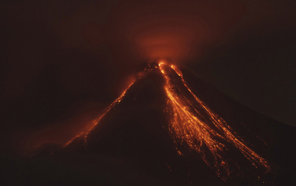Picture 25 of 2015: The rise of volcanoes