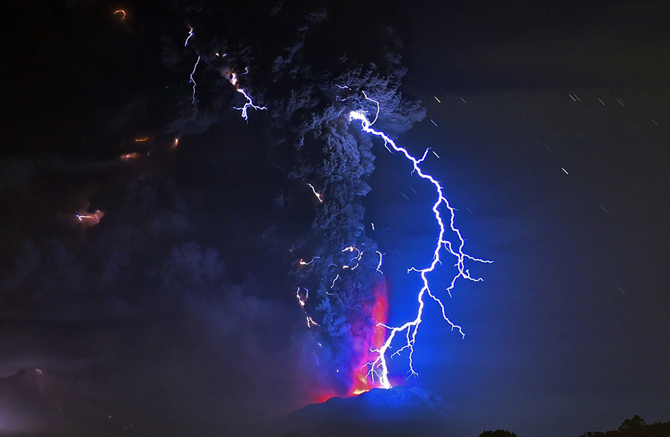 Picture 32 of 2015: The rise of volcanoes