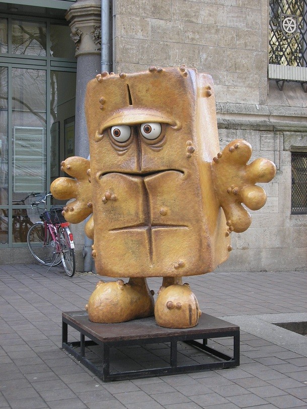 Picture 24 of 25 most monstrous 'statues' in the world