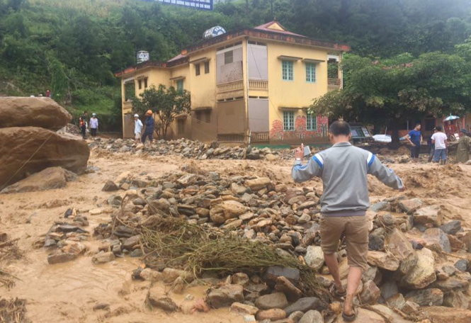 Picture 5 of 25 people died, missing due to flooding in the northern provinces