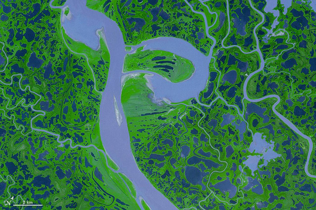 Picture 16 of 26 huge letters on the surface of the Earth