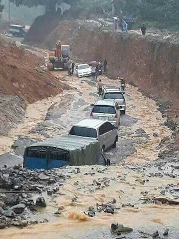 29 people were killed in the flood and storm images 2