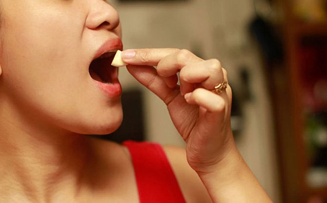 Picture 3 of 3 ways to eat garlic turns it from the magic of thousands of people into dangerous carcinogens