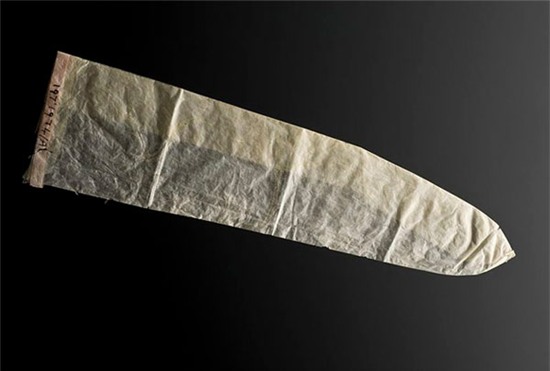 Picture 2 of 3,000 years of ups and downs of condoms