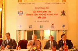 Picture 1 of 35 outstanding projects won the Vietnam Science and Technology Innovation Award 2008