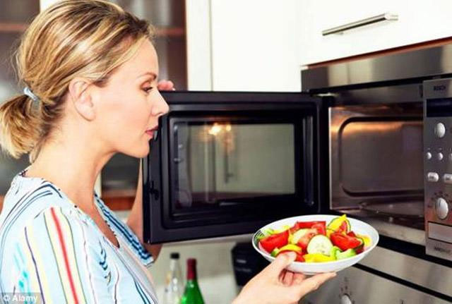 Picture 3 of 4 easy-to-eat foods, many people eat and boil water 10 times to sterilize it is useless