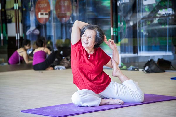 Picture 1 of 4 exercises to help the elderly reduce musculoskeletal pain