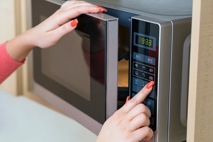 Picture 1 of 4 false rumors about microwave ovens