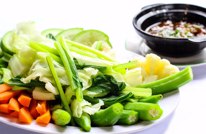 Picture 3 of 4 mistakes when eating dinner cause great harm to your health, maybe you also have it