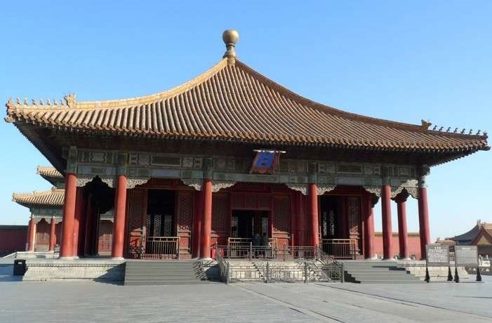 Picture 4 of 4 periods of heavenly action in the Forbidden City