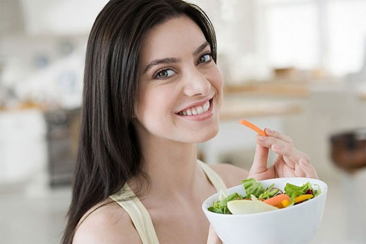Picture 3 of 5 absolute things should not be done while eating