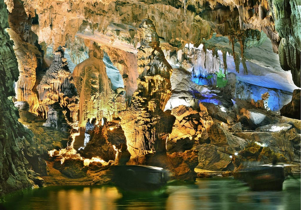 Picture 2 of 5 most beautiful caves in Vietnam