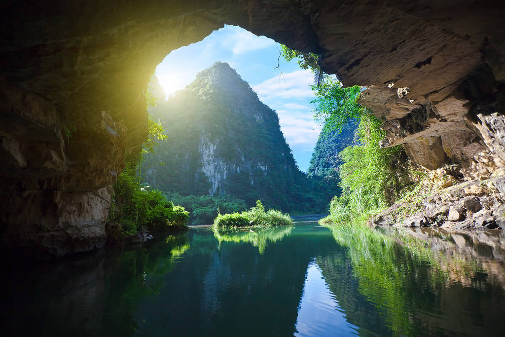 Picture 5 of 5 most beautiful caves in Vietnam
