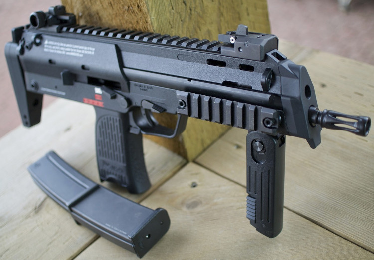 Picture 3 of 5 most dangerous submachine guns in the world