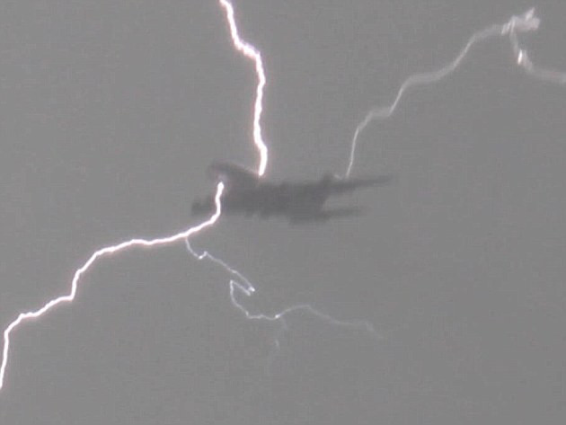 Picture 2 of 5 natural phenomena make aircraft vulnerable to accidents