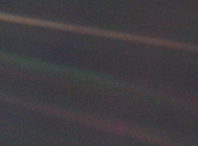 Picture 6 of 5 photos have changed the world of NASA