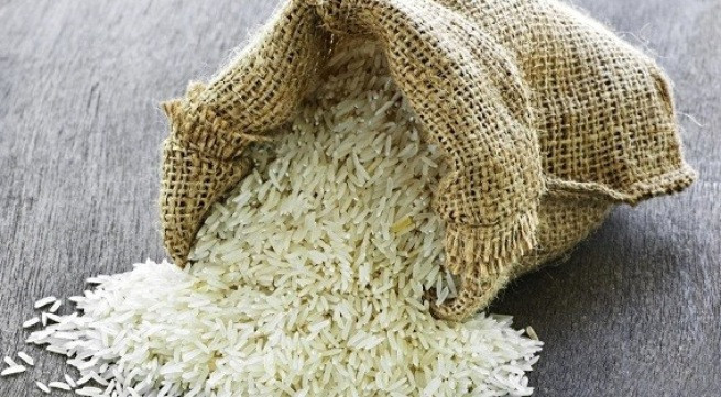 Picture 1 of 5 ways to identify standard fake plastic rice without correction