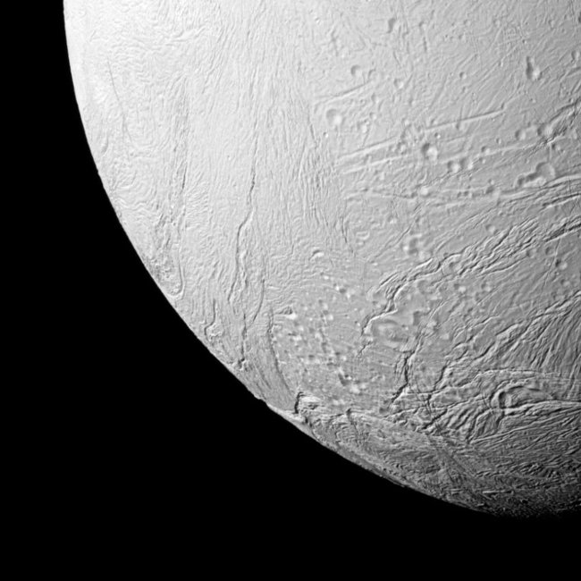 Picture 16 of 50 images of Saturn's Enceladus moon - where life can exist (Part 1)