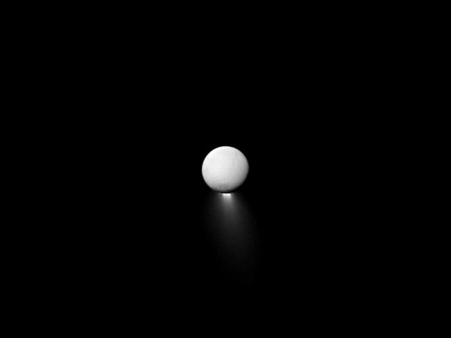 Picture 19 of 50 images of Saturn's Enceladus moon - where life can exist (Part 1)