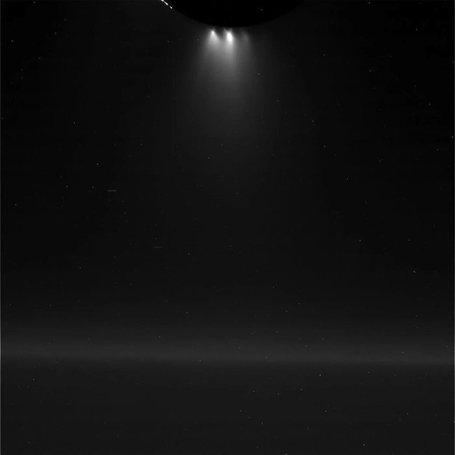 Picture 4 of 50 images of Saturn's Enceladus moon - where life can exist (Part 1)