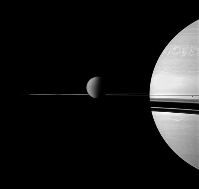 Picture 13 of 50 images of Saturn's Enceladus moon - where life may exist (Part 2)