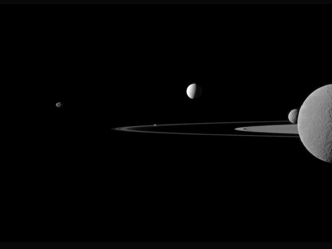 Picture 16 of 50 images of Saturn's Enceladus moon - where life may exist (Part 2)