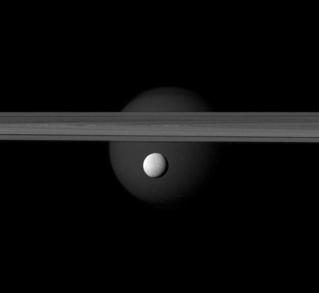 Picture 22 of 50 images of Saturn's Enceladus moon - where life may exist (Part 2)