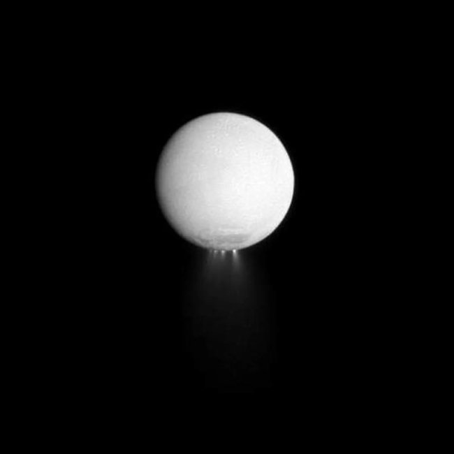 Picture 6 of 50 images of Saturn's Enceladus moon - where life may exist (Part 2)