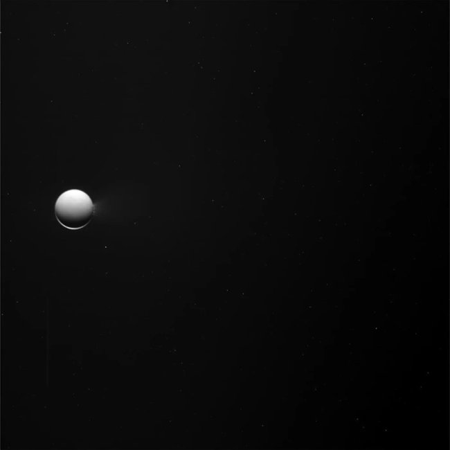 Picture 7 of 50 images of Saturn's Enceladus moon - where life may exist (Part 2)