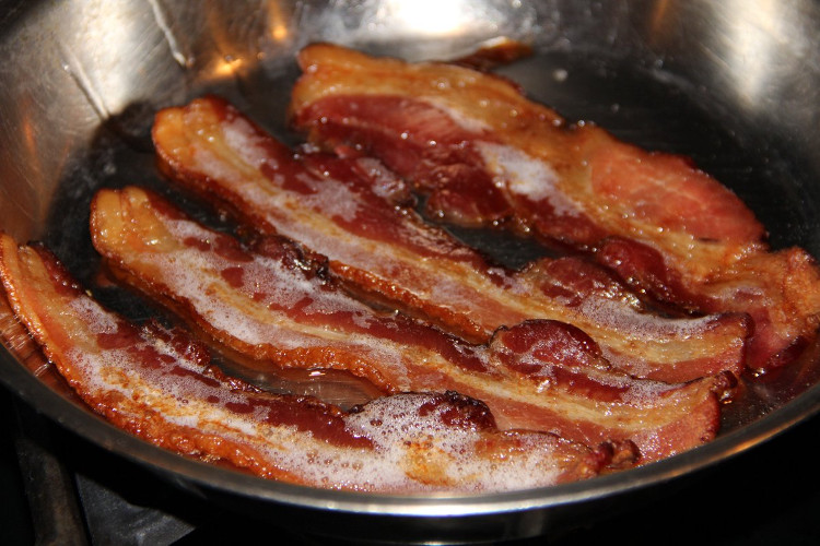 Picture 4 of 6 mistakes when cooking meat makes you pick up the disease