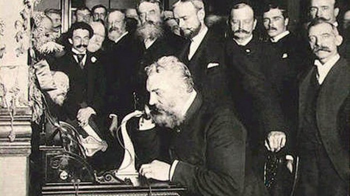 Picture 4 of 7 famous inventions were initially badly criticized