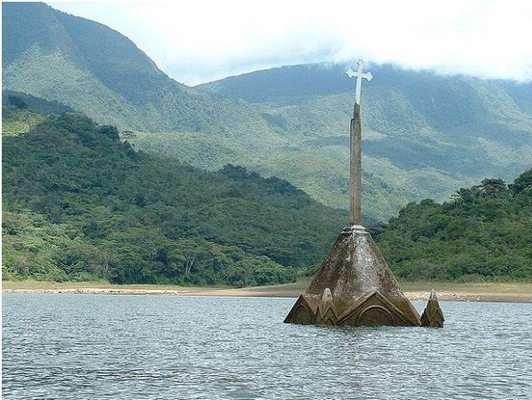Picture 7 of 7 places hidden in the water surprised you