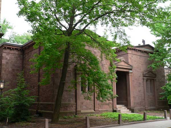 Picture 1 of 7 secret houses of secret societies in the world