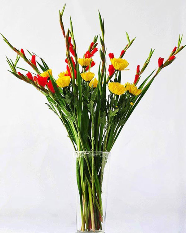 Picture 2 of 7 types of flowers should be donated and should not be donated on March 8