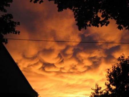 Picture 4 of 7 types of strange clouds in the sky