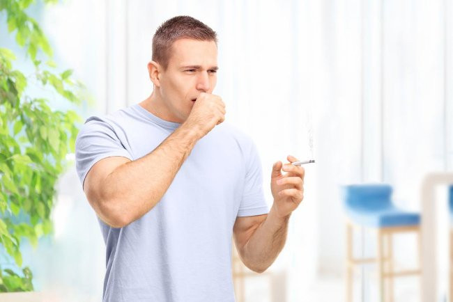 Picture 1 of 7 ways to reduce cough symptoms due to effective smoking at home