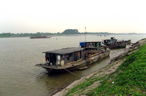 Picture 1 of 70% of the Red River mouth area is in danger