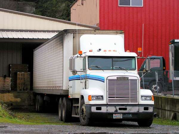 Picture 2 of 8 interesting secrets about tractor cars that you don't know yet